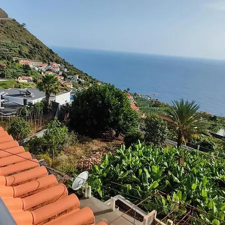 Sunny Rooftop & Perfect View Arco da Calheta (Madeira)