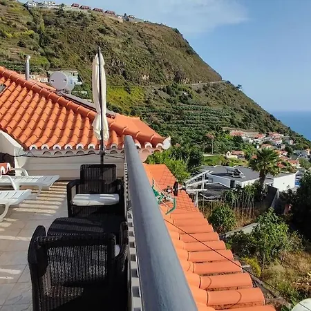 Sunny Rooftop & Perfect View Apartment