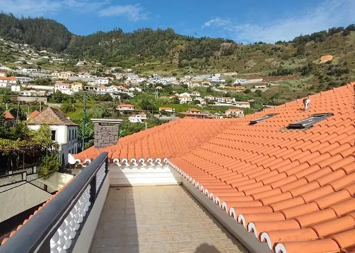 Sunny Rooftop & Perfect View Arco da Calheta (Madeira)